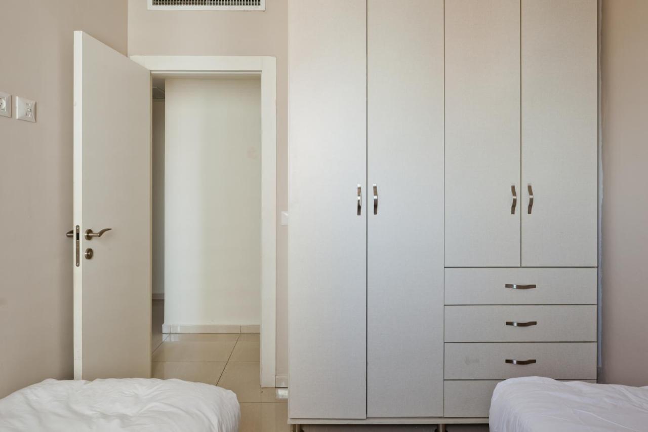 Superior & Spacious.over Tlv Mall