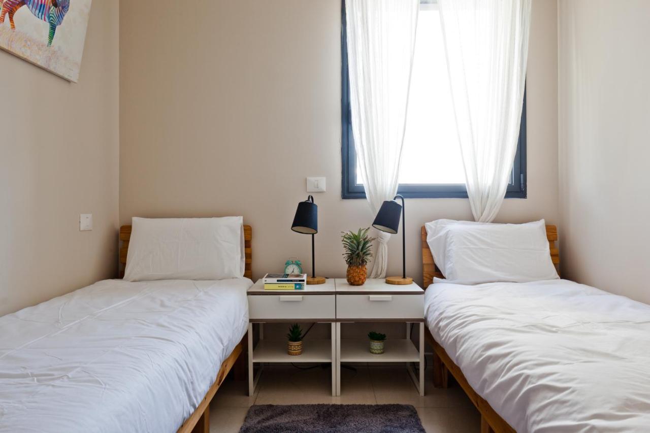 Superior & Spacious.over Tlv Mall